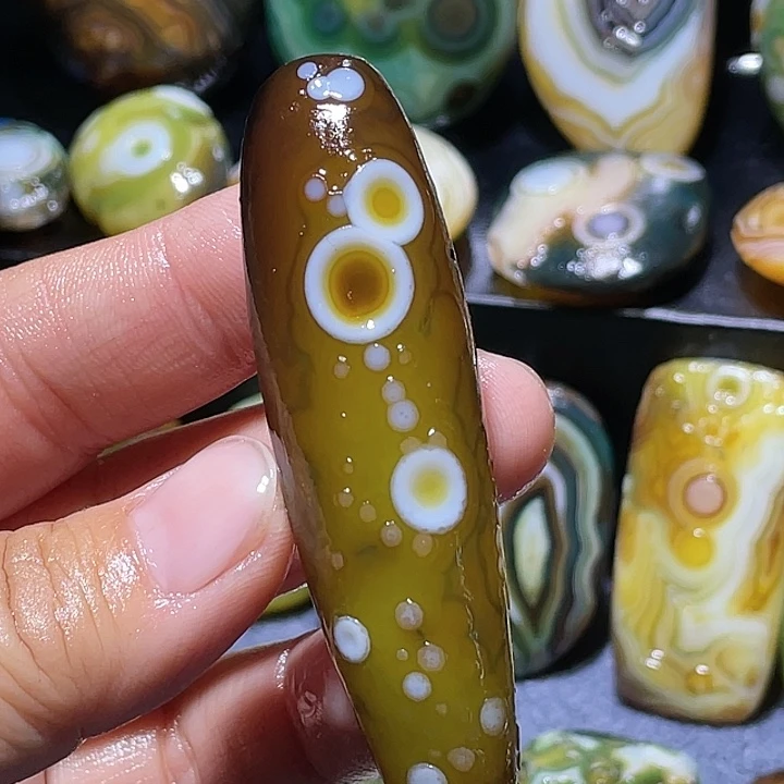 玛瑙/玉髓未镶嵌珠宝奇石