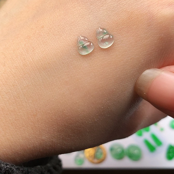 翡翠吊坠(不含链)未镶嵌一对