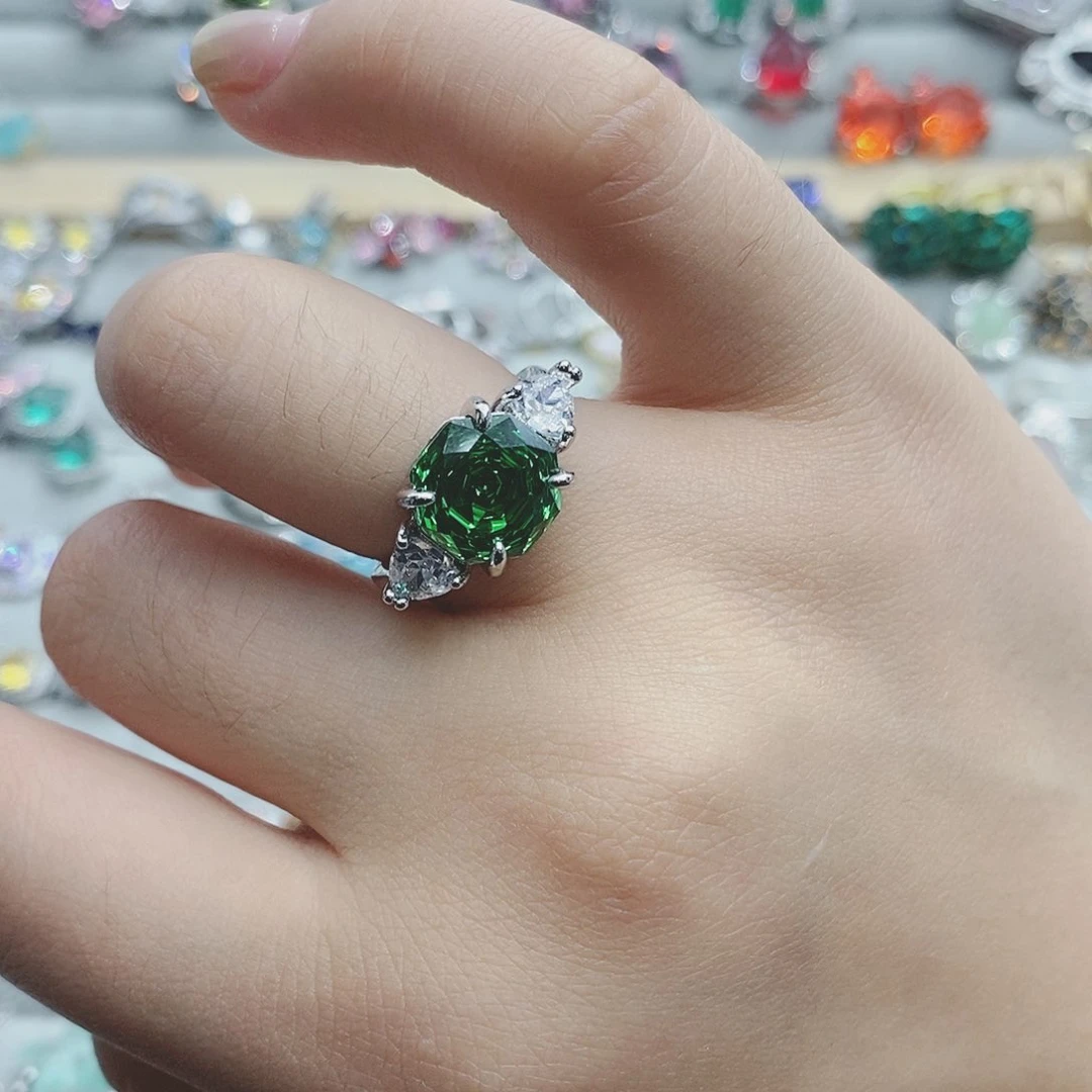 【闪购商品】银S925镶嵌耳饰托帕石