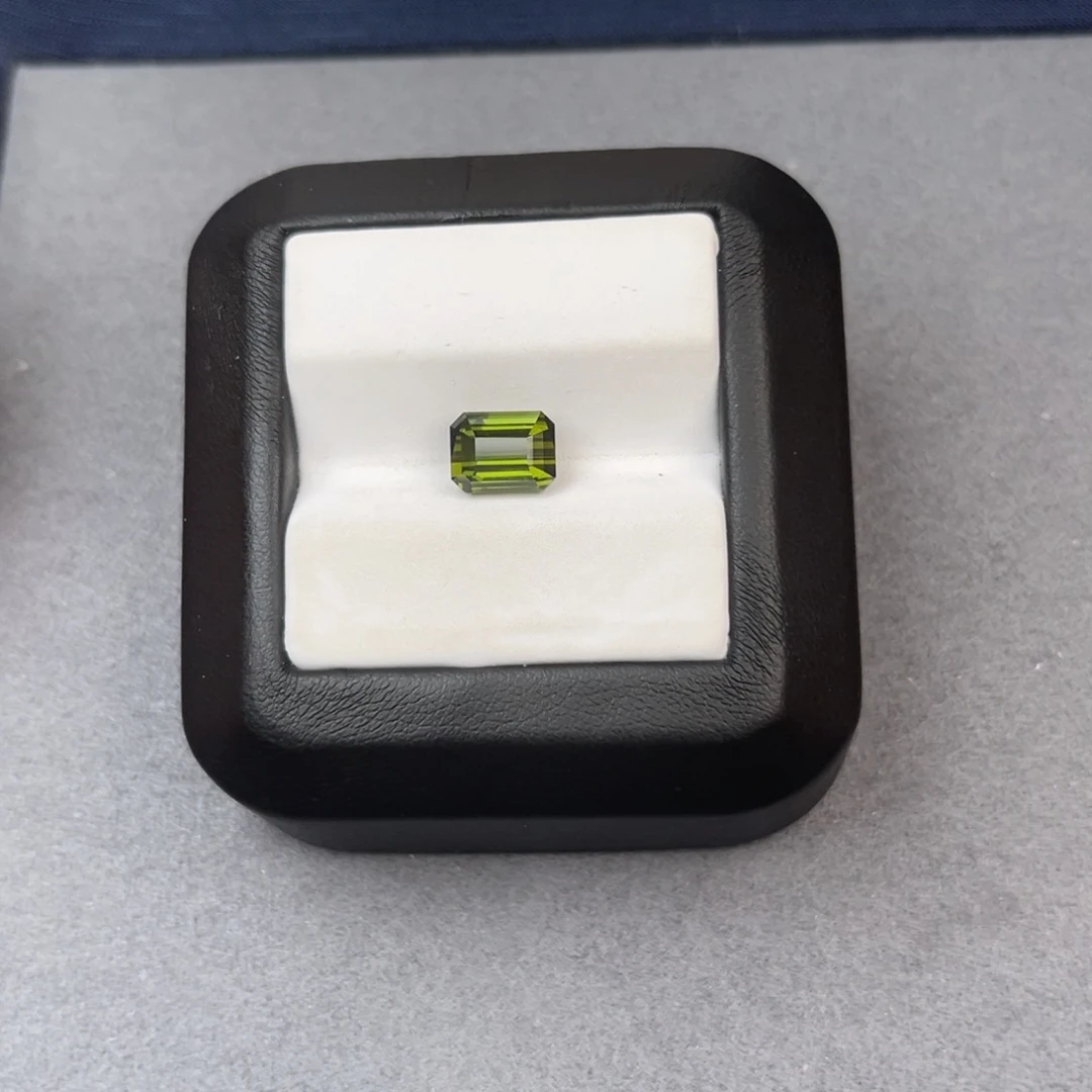 碧玺珠宝半成品未镶嵌天然全净无瑕2.41CT