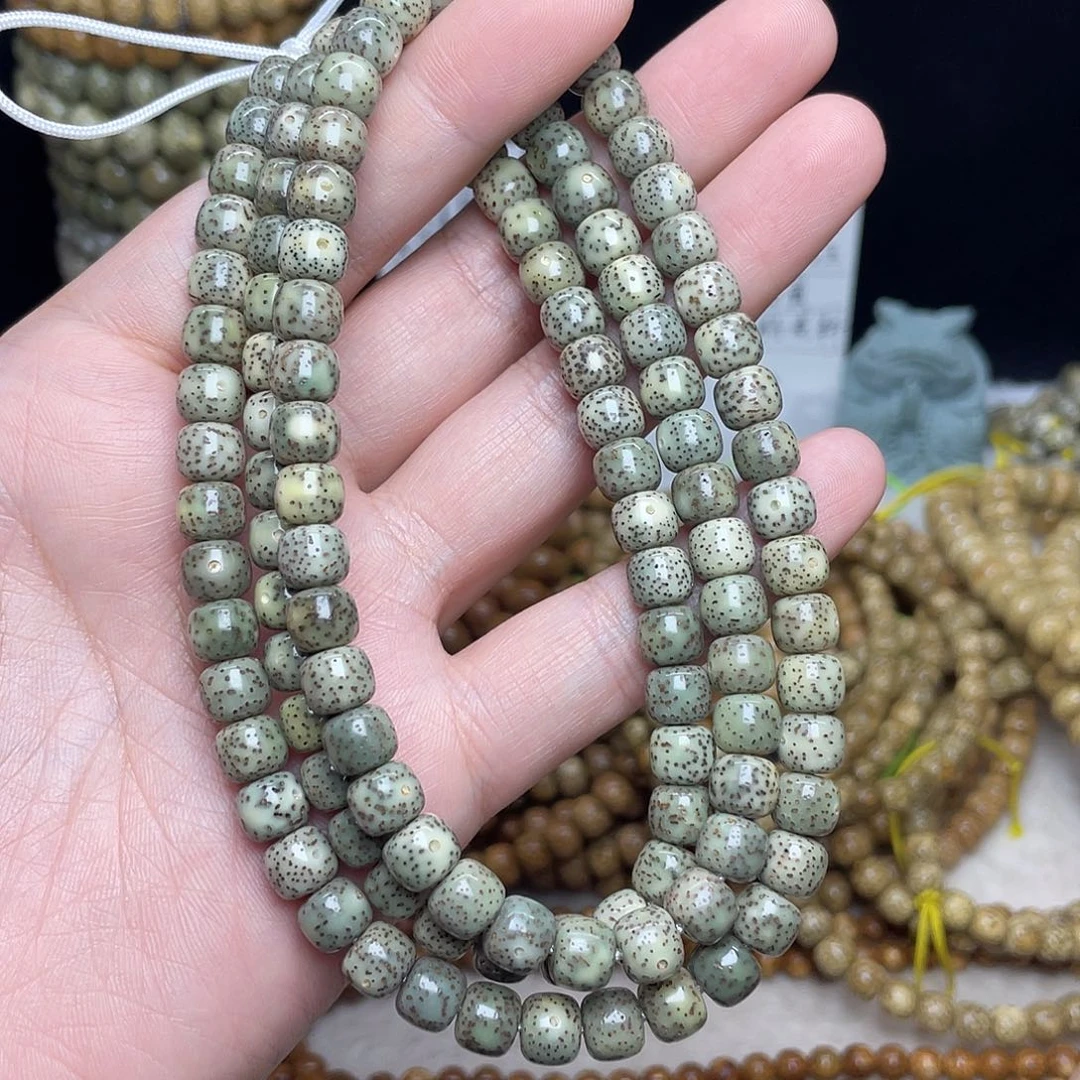 吊坠星月菩提8×7尺寸，石玉料，带备籽