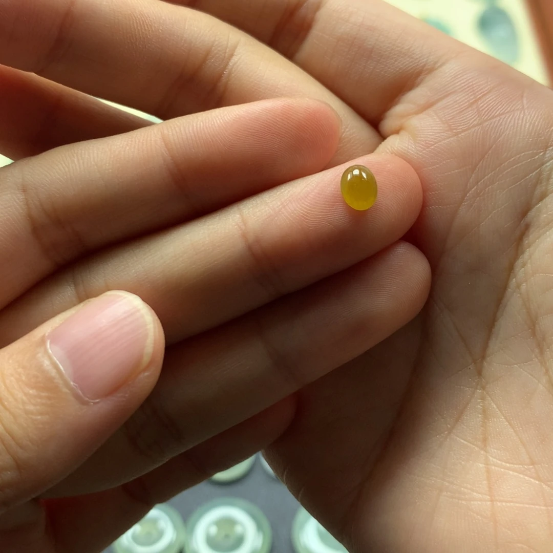 翡翠未镶嵌颈饰蛋面