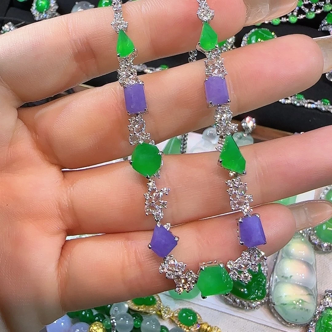 翡翠18K金镶嵌戒指