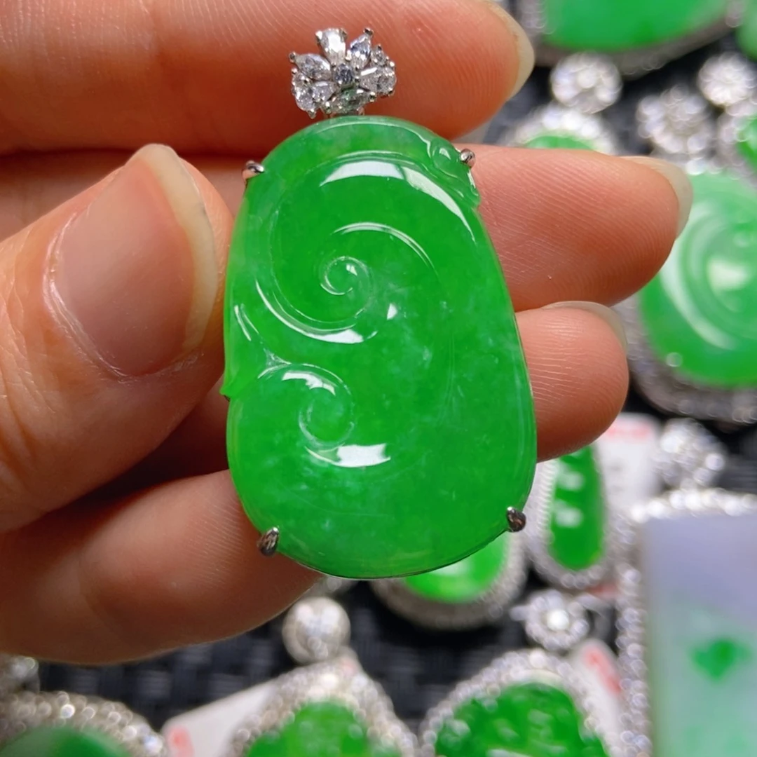 翡翠银S925镶嵌颈饰如意吊坠