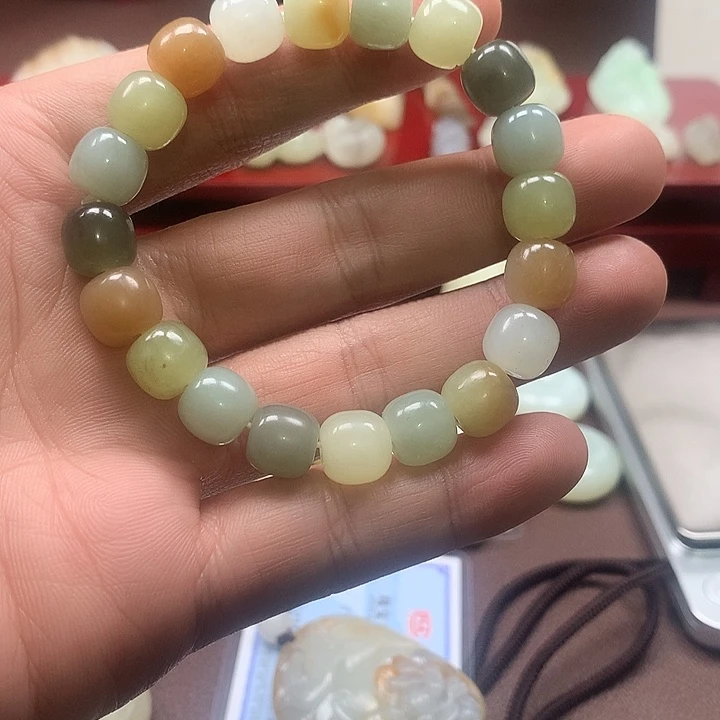 和田玉（糖玉）未镶嵌颈饰挂件