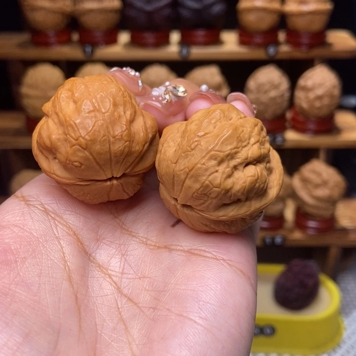 文玩核桃吊坠吉**意铁鹦鹉91