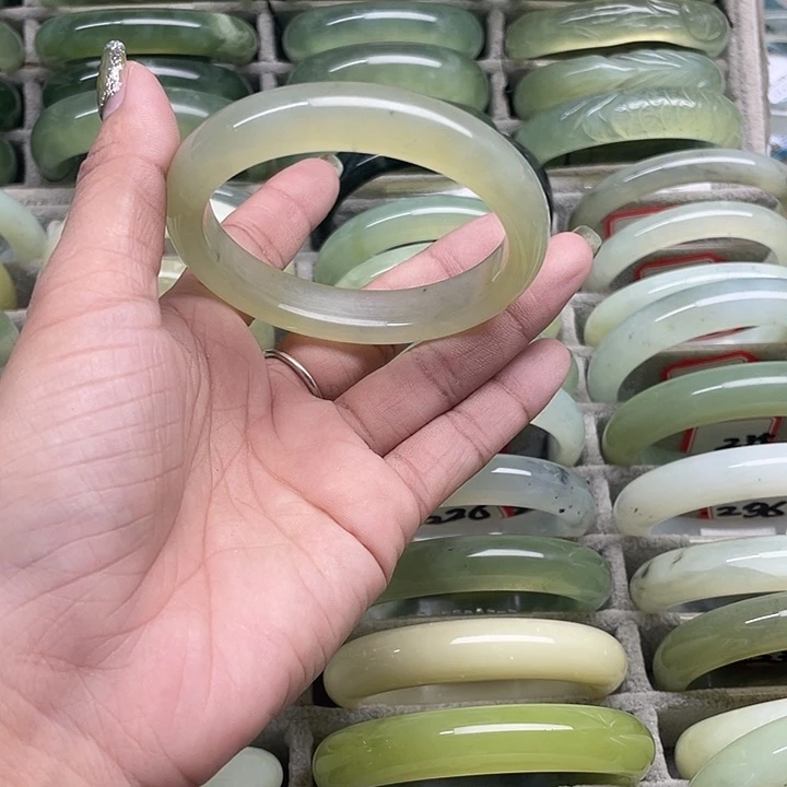 蛇纹石玉未镶嵌手镯216