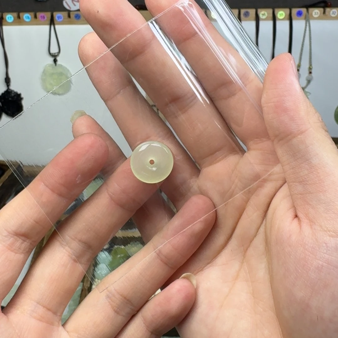 蛇纹石玉吊坠 未镶嵌不****i