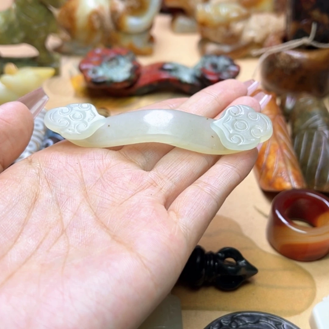 【闪购商品】蛇纹石玉颈饰未镶嵌