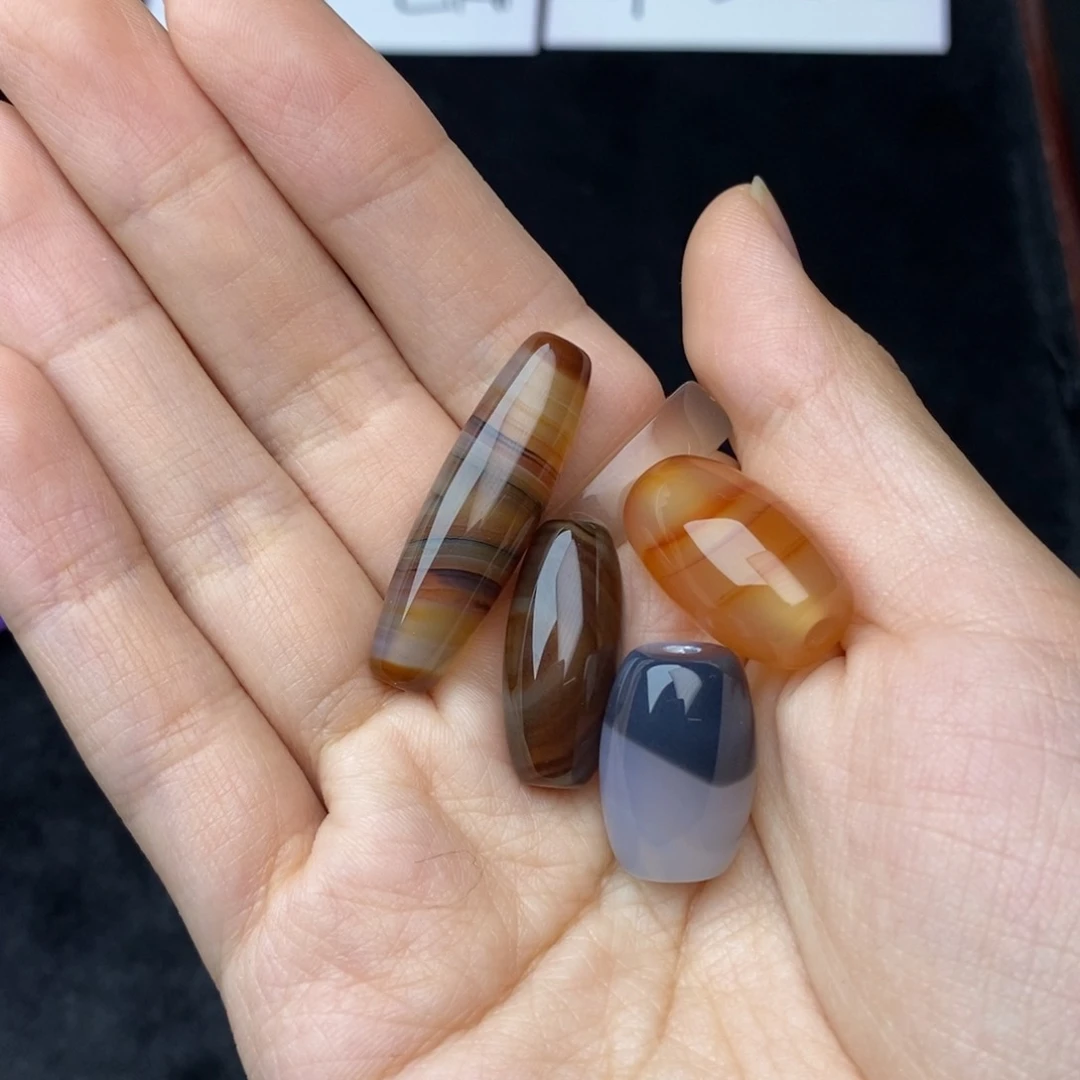 玛瑙/玉髓颈饰未镶嵌熊*?