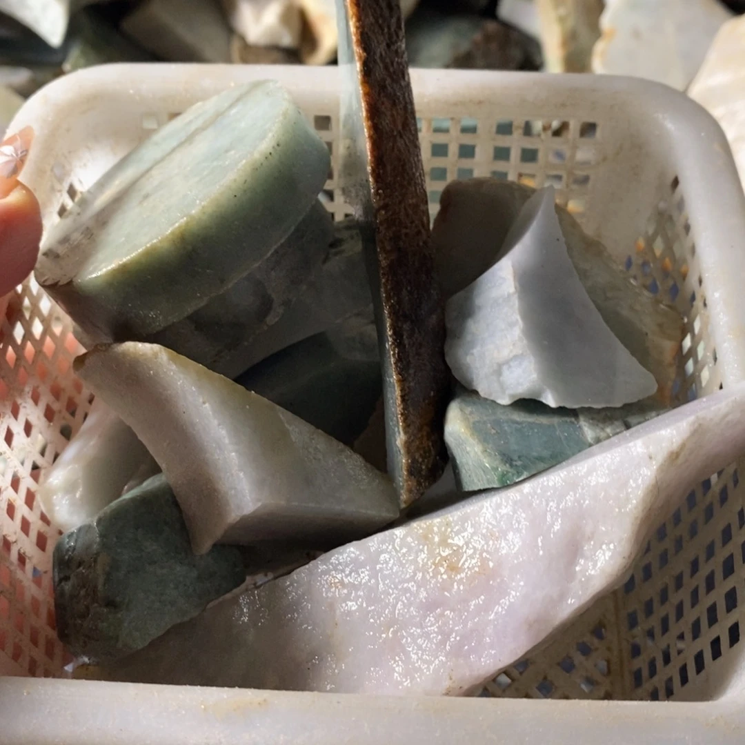 颈饰未镶嵌翡翠雷****响天然翡翠