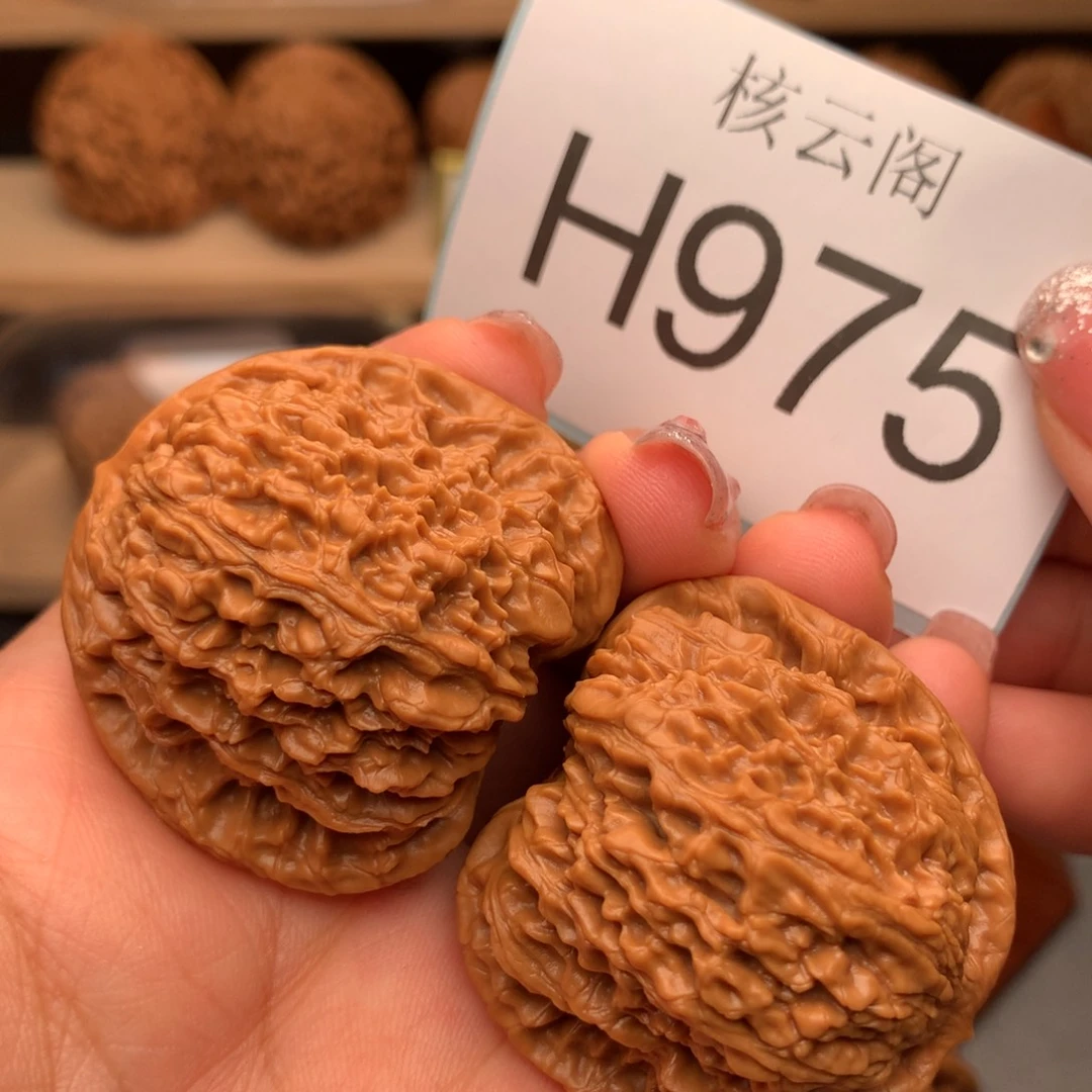 把件文玩核桃40.8高炮凹地逐鹿南疆石