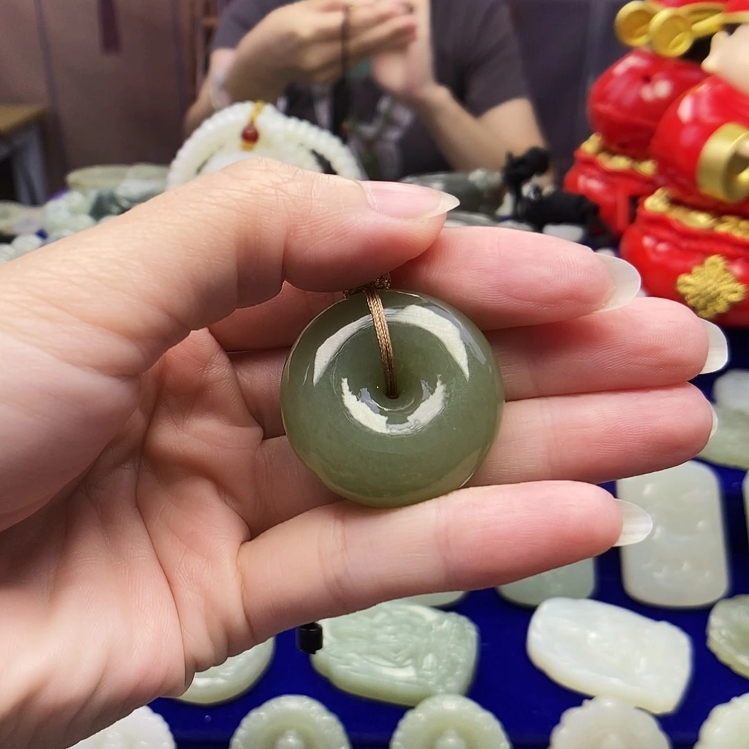 颈饰未镶嵌和田玉沐**悠