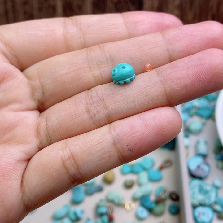 T***T未镶嵌南红玛瑙珠宝奇石