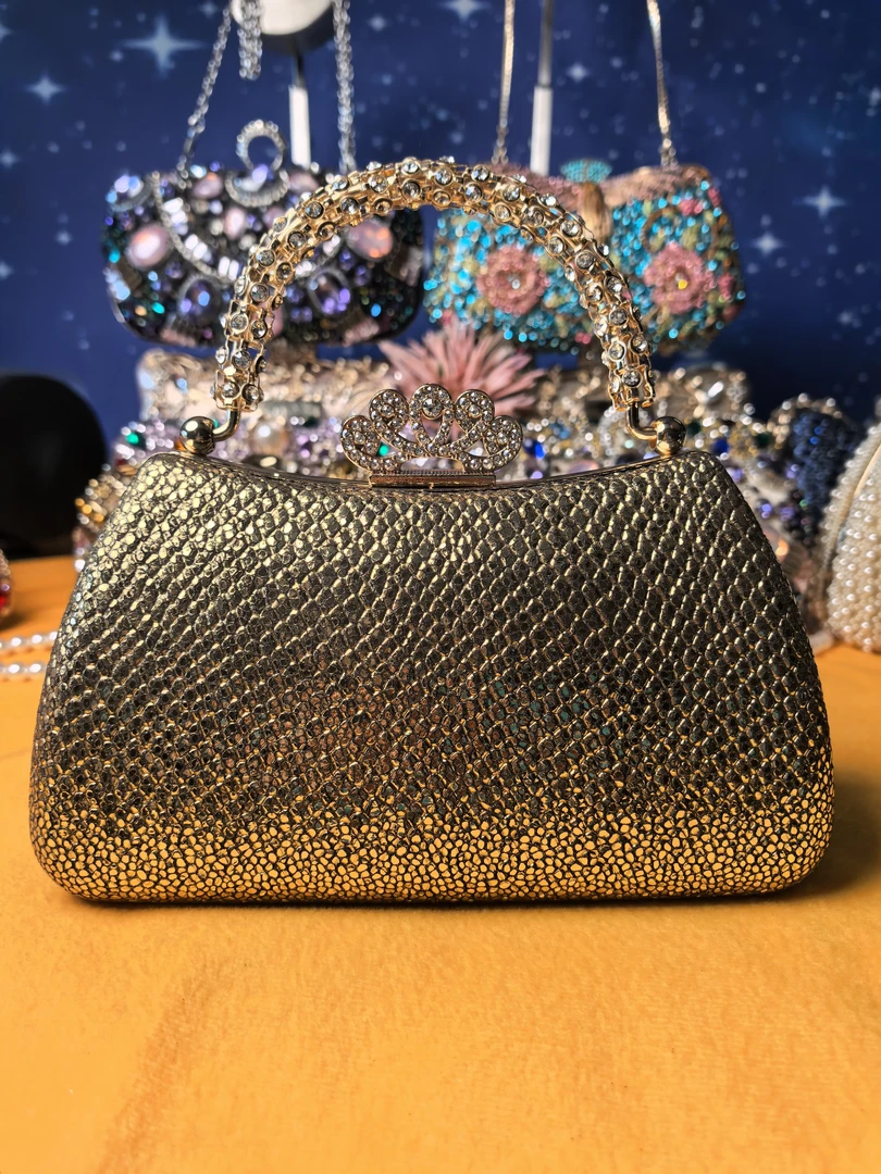 法系蓝涵《古堡千金》镶钻晚宴包轻奢宴会名媛时尚高档金色