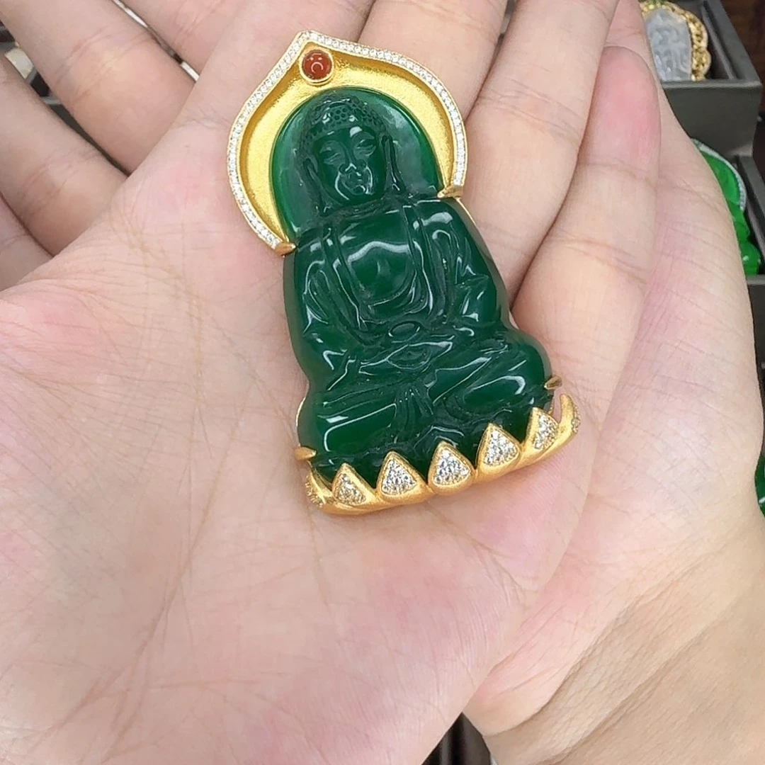 玛瑙/玉髓颈饰未镶嵌大日如来孤品