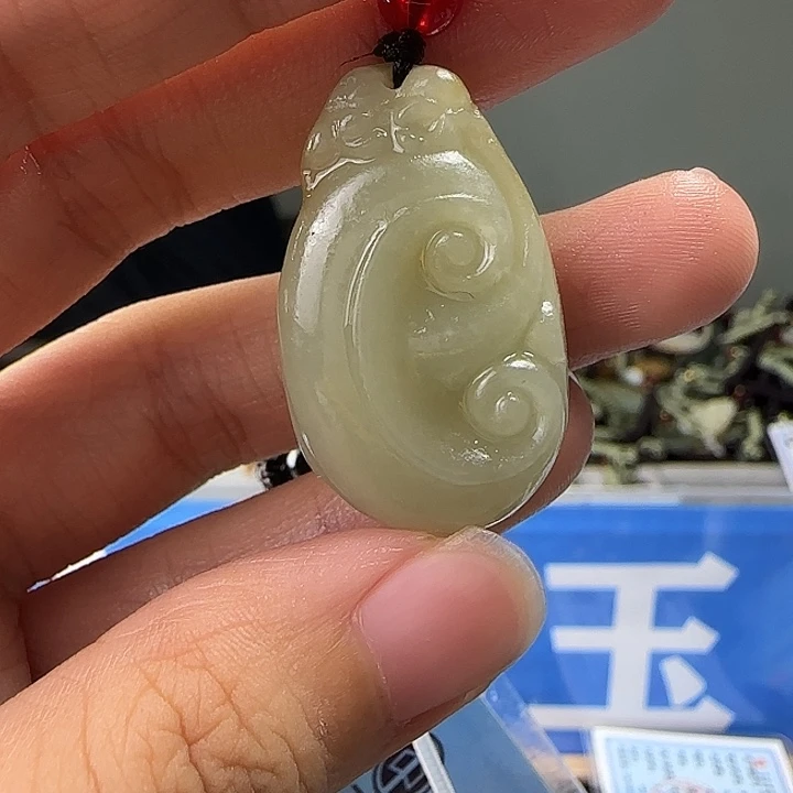 颈饰未镶嵌和田玉