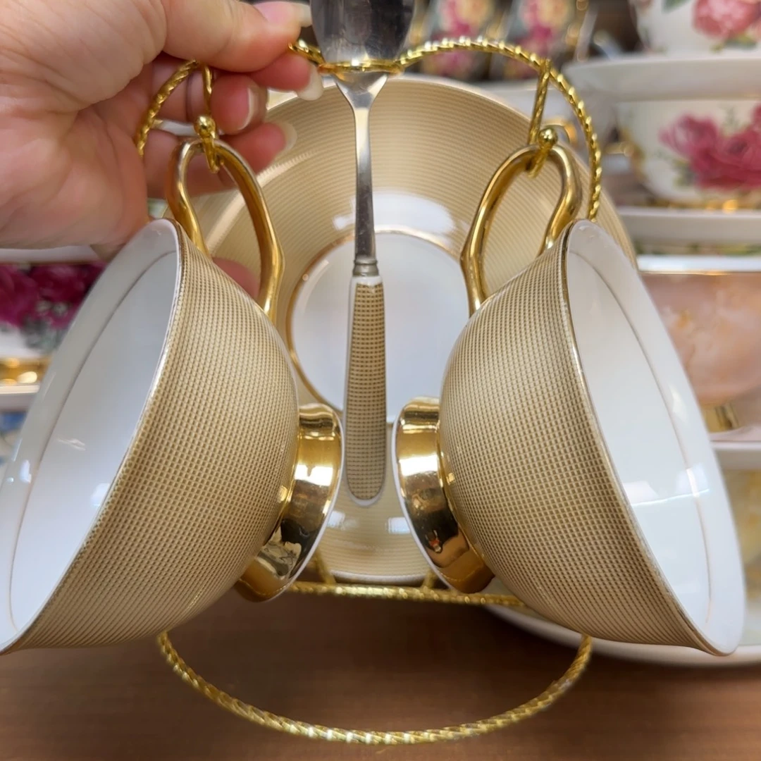 45%以上骨粉骨瓷金色两杯碟送杯架快递装