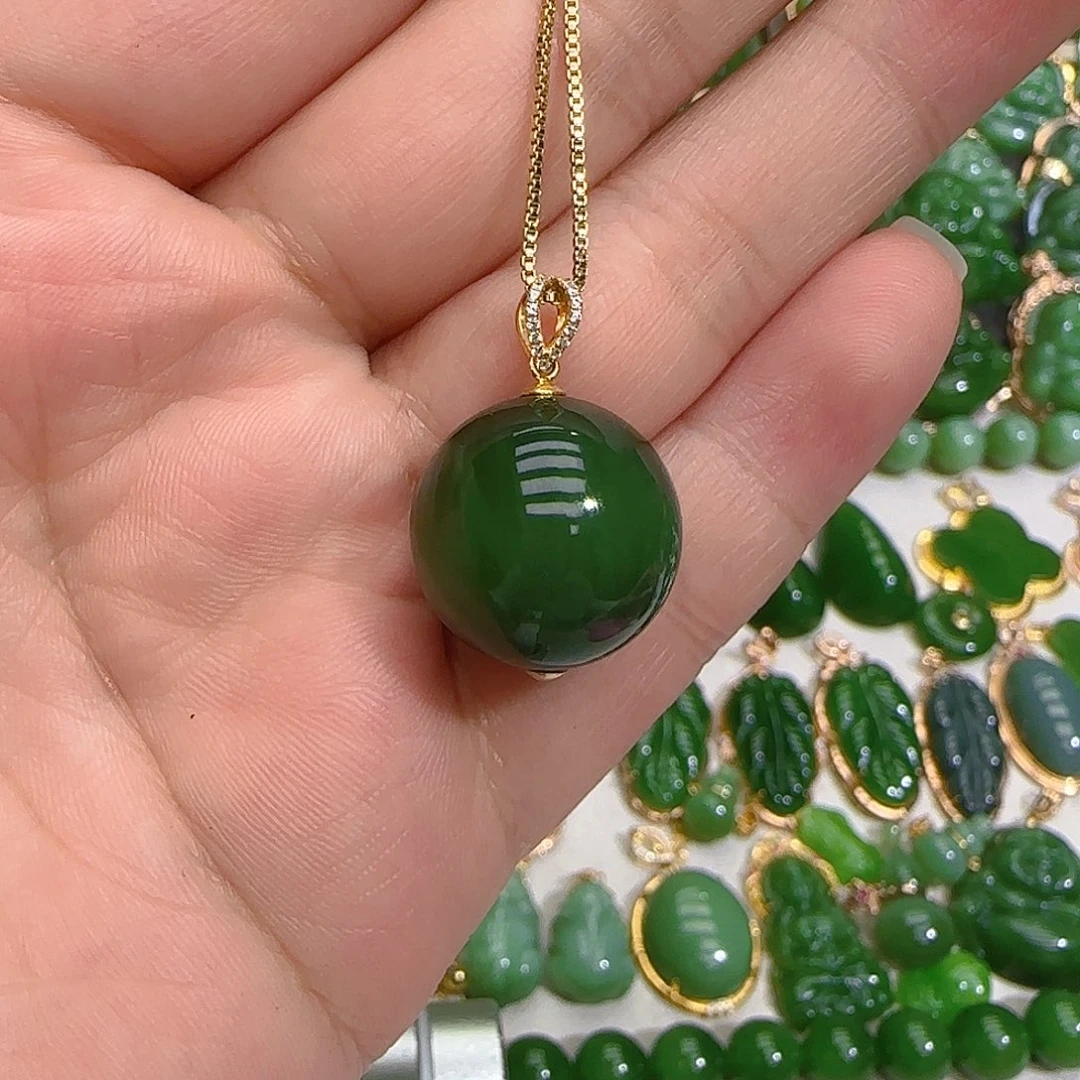 和田玉（碧玉）吊坠(不含链)18K金镶嵌