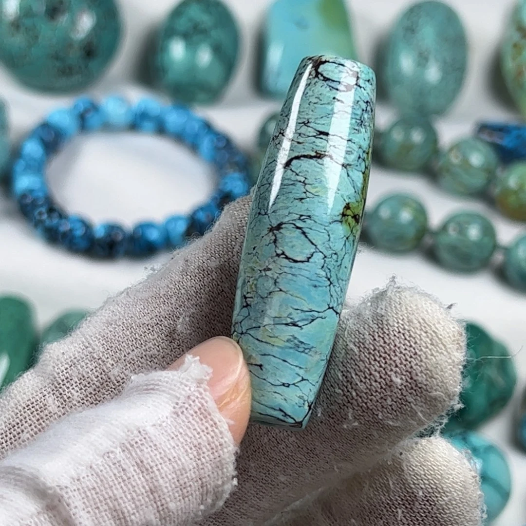 绿松石未镶嵌珠宝奇石