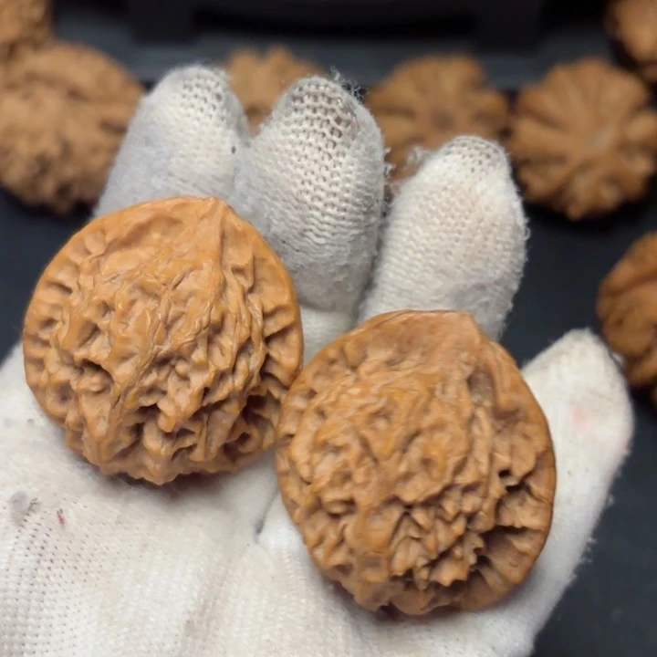 文玩核桃吊坠文**虚秦岭灯笼39