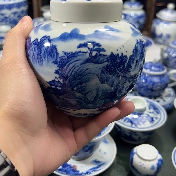 微瑕柴窑工笔山水醒茶罐