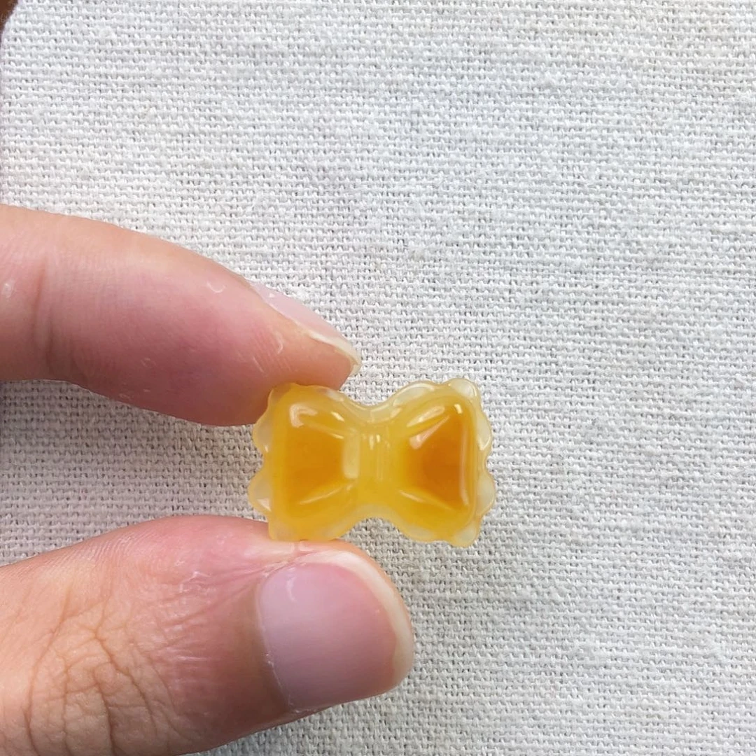 琥珀未镶嵌裸石蝴蝶结