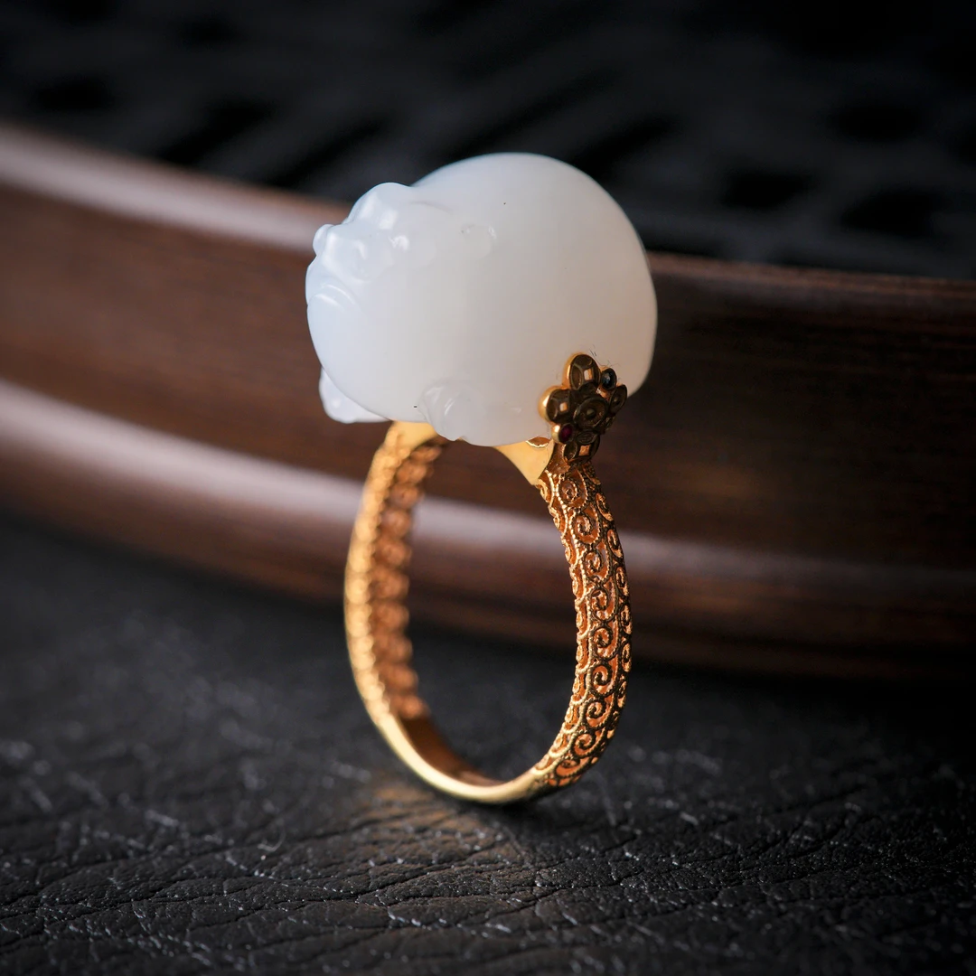 【诗蓉】蟾云·典藏和田玉老俄白18K金三脚金蟾戒指AJ0837约20*13*13