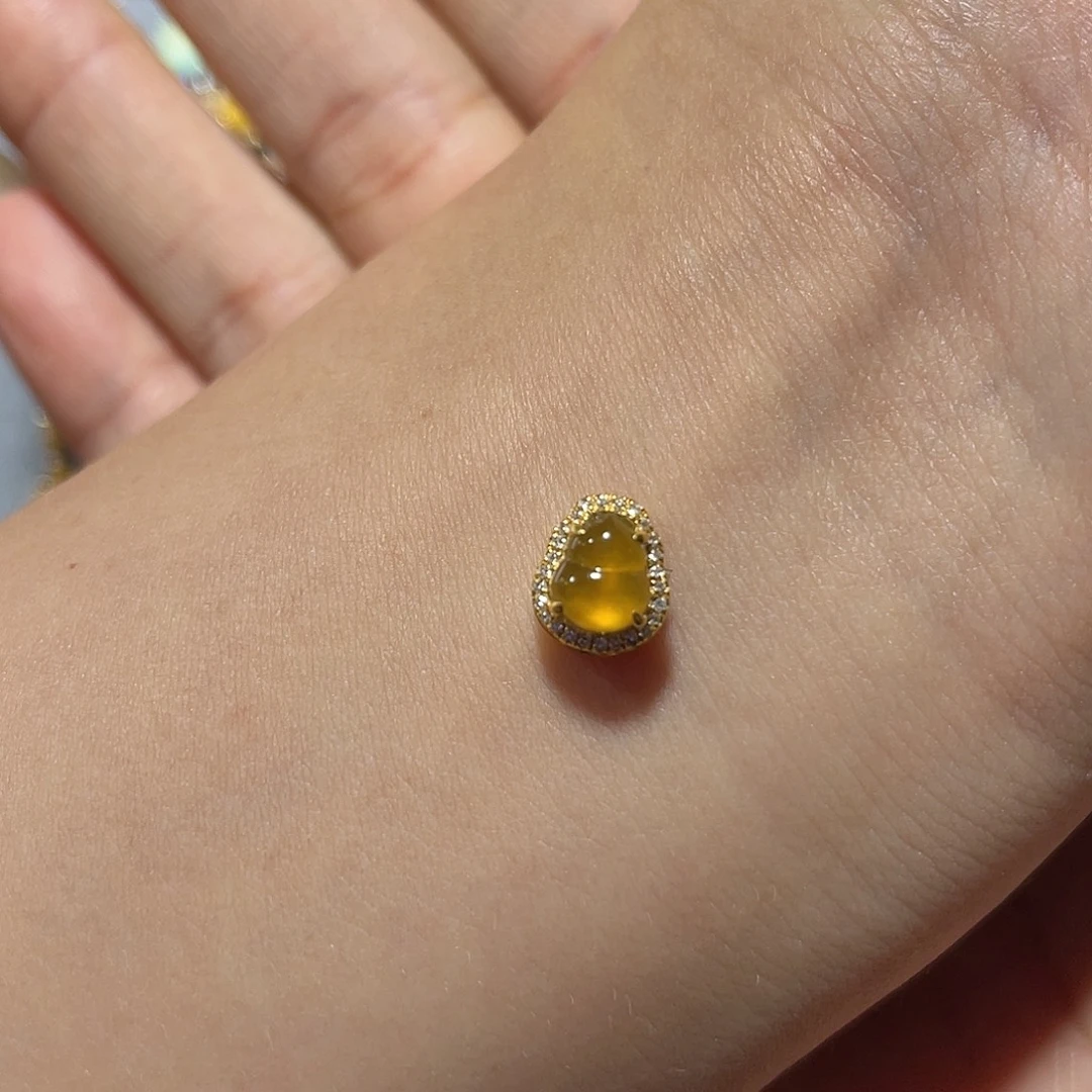 彩***虹翡翠18K金镶嵌吊坠(不含链)