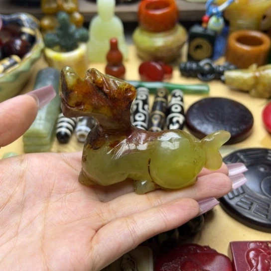 蛇纹石玉未镶嵌颈饰