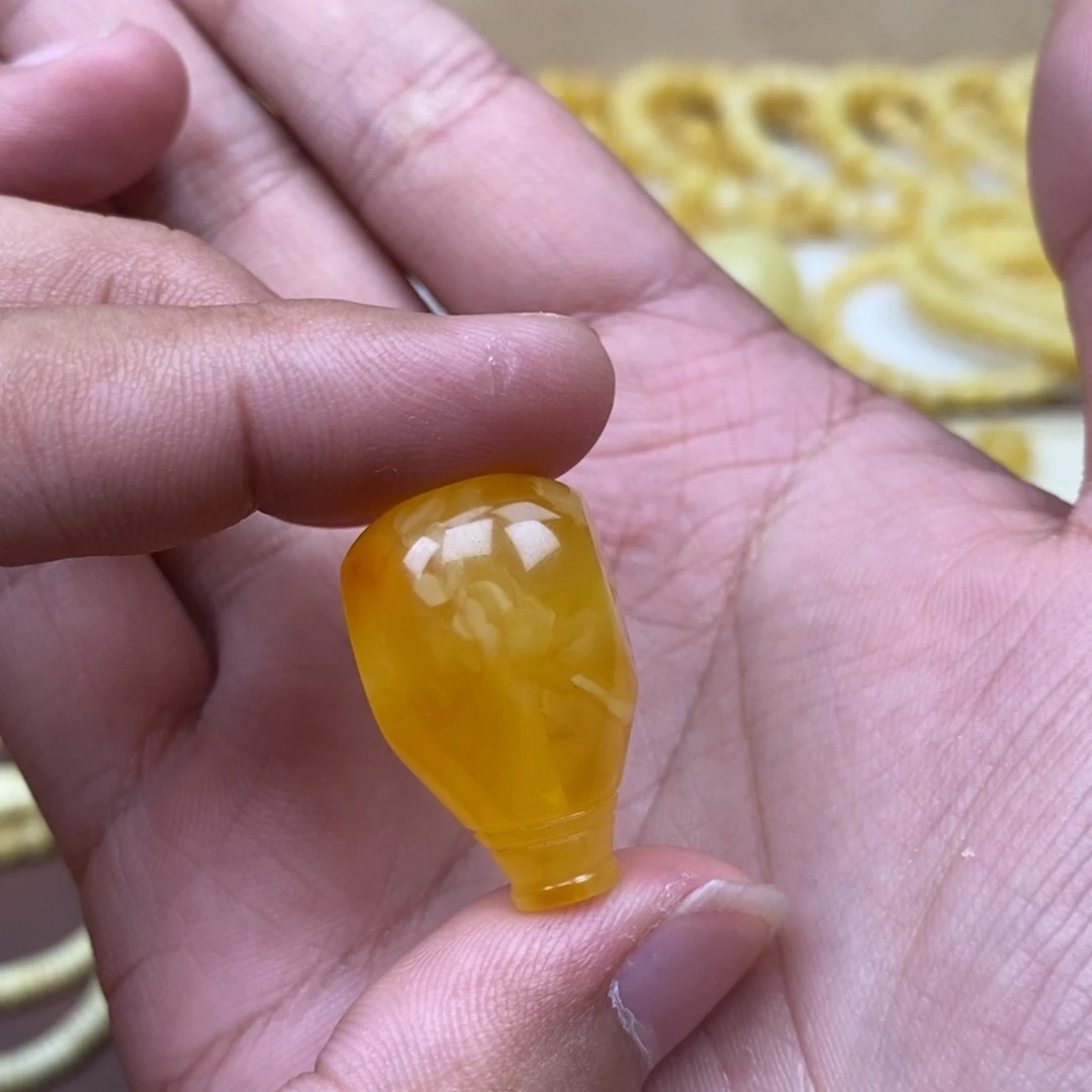 琥珀未镶嵌珠宝奇石