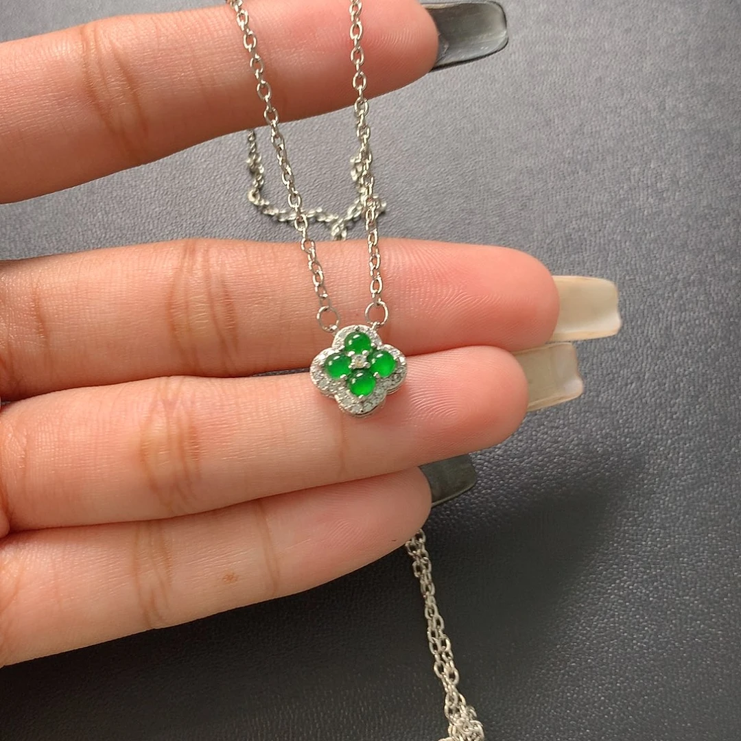 翡翠未镶嵌项链四叶草