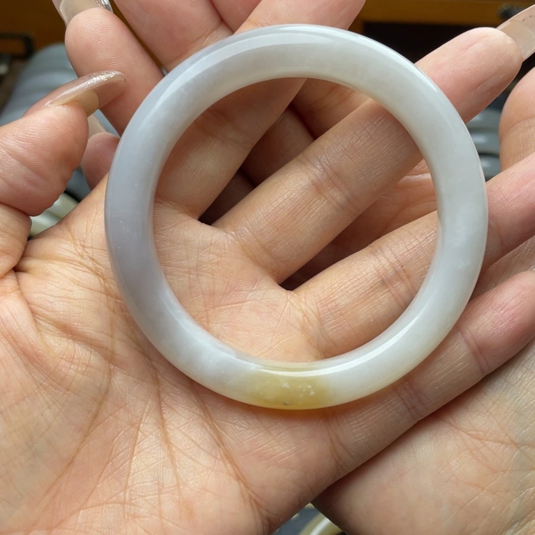 草***原和田玉未镶嵌手镯福利