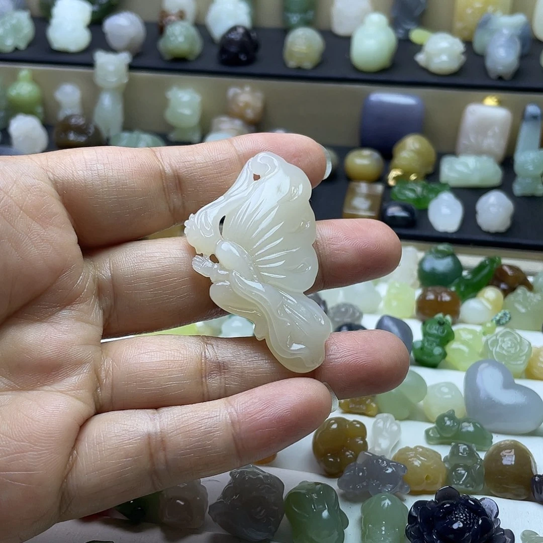颈饰未镶嵌和田玉
