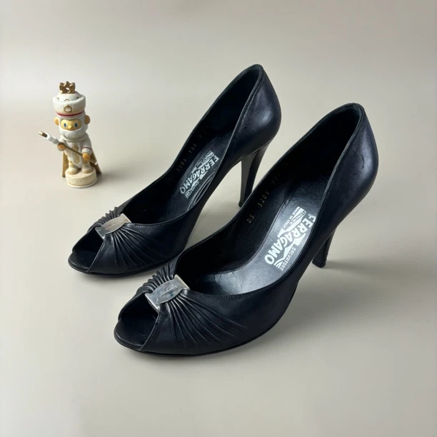 95新 FERRAGAMO/菲拉格慕 蝴蝶结鱼嘴高跟鞋 39.5码 YLP2149