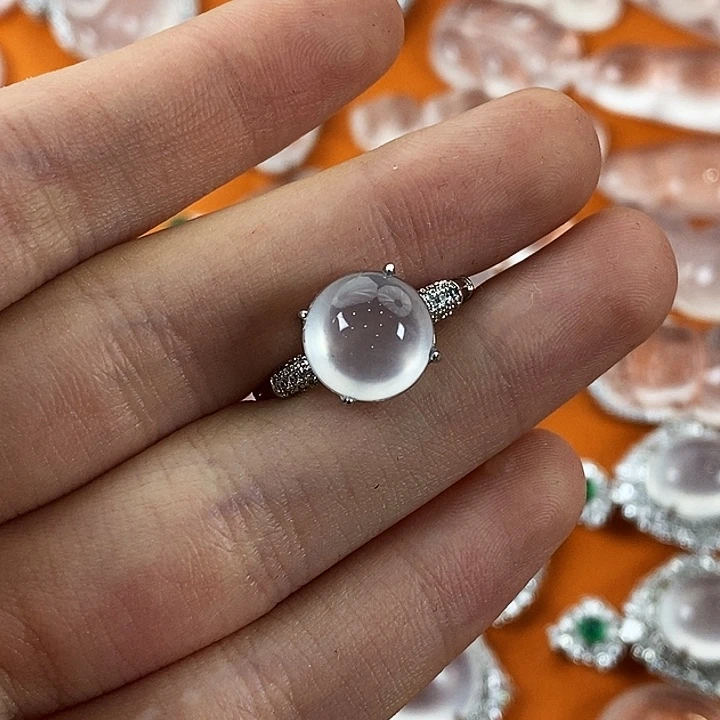 石英质玉未镶嵌颈饰