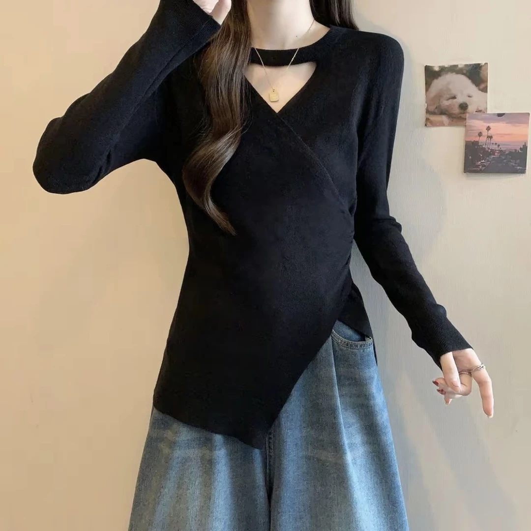 2025秋冬新款设计感镂空交叉V领针织衫女洋气显瘦开叉打底衫上衣