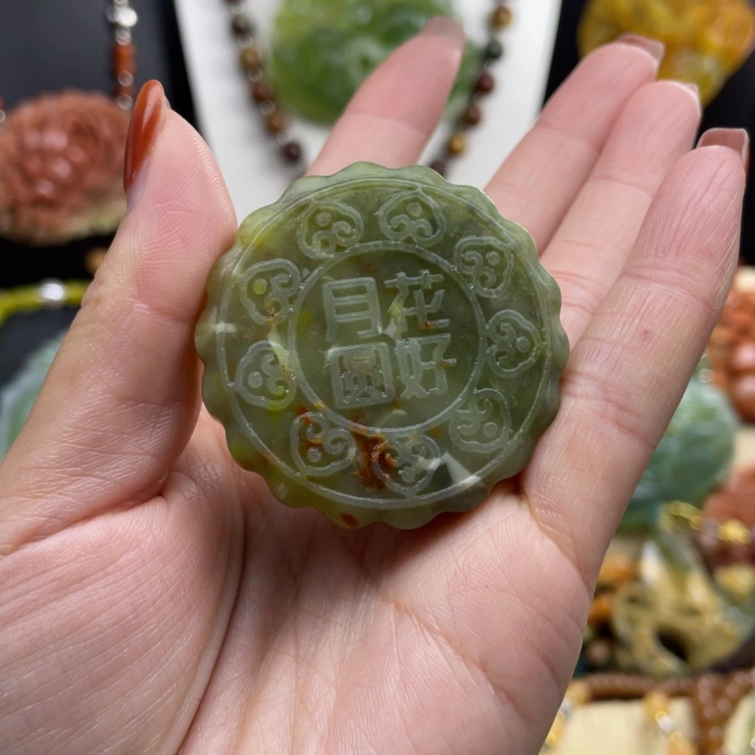 未镶嵌蛇纹石玉颈饰