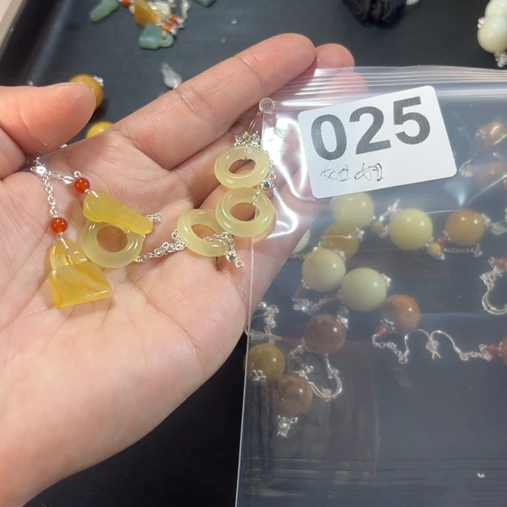 蛇纹石玉耳饰未镶嵌妞*