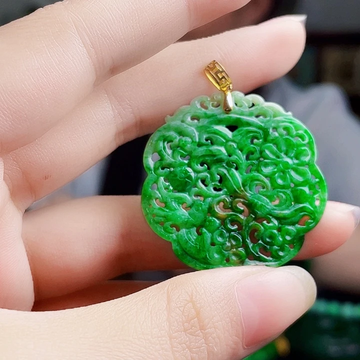 翡翠18K金镶嵌颈饰多样性