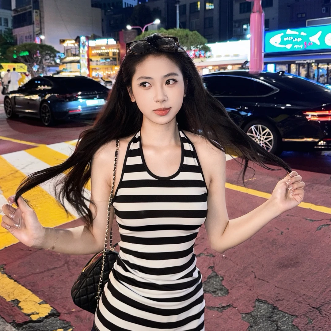 PinkPepper 时尚辣妹条纹挂脖吊带背心露背U领