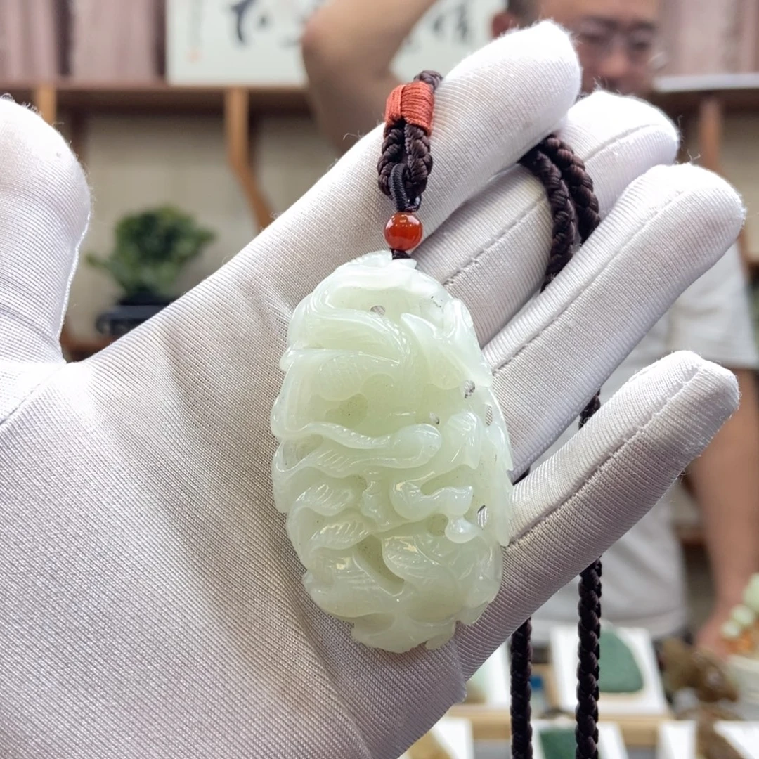 蛇纹石玉未镶嵌龙凤