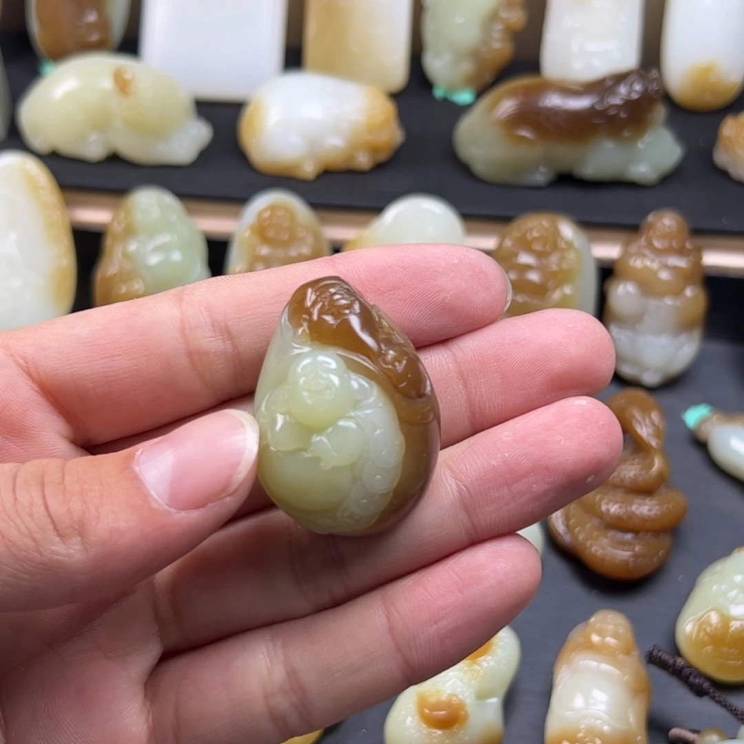 和田玉（糖玉）颈饰未镶嵌始**一