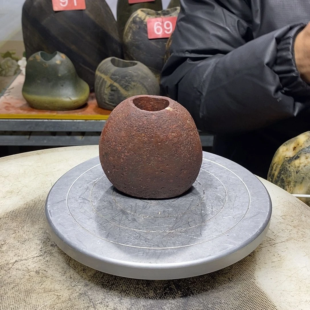 暨***衰石头花瓶非常漂亮哦