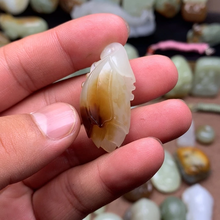 和田玉（糖玉）未镶嵌颈饰