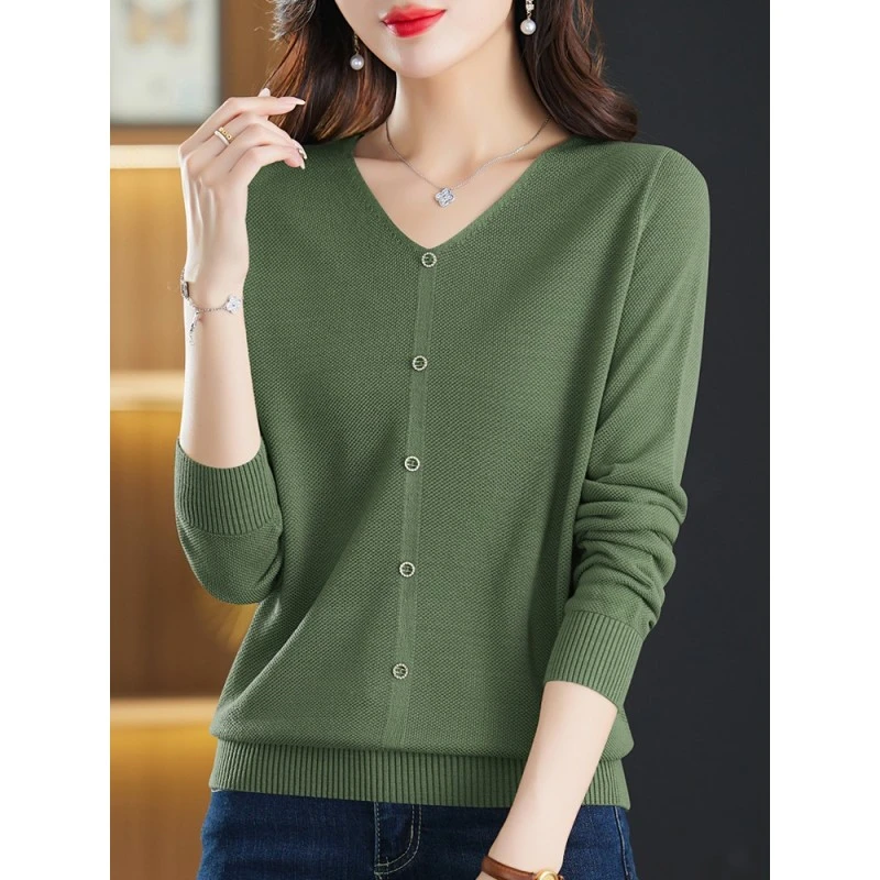 新款洋气春秋中年妈妈长袖针织毛衣t恤宽松V领打底衫女士薄款上衣