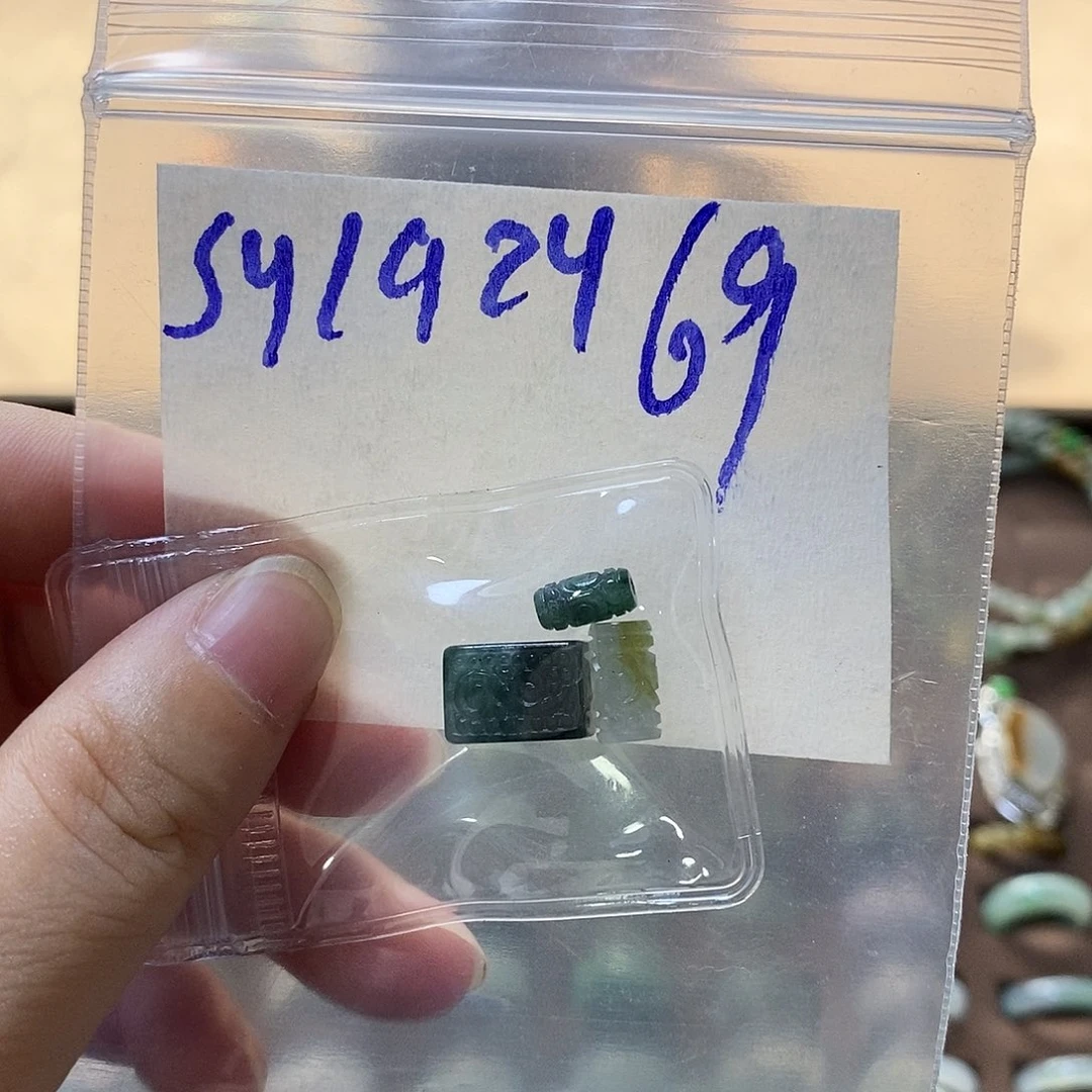 未镶嵌定制翡翠A****?
