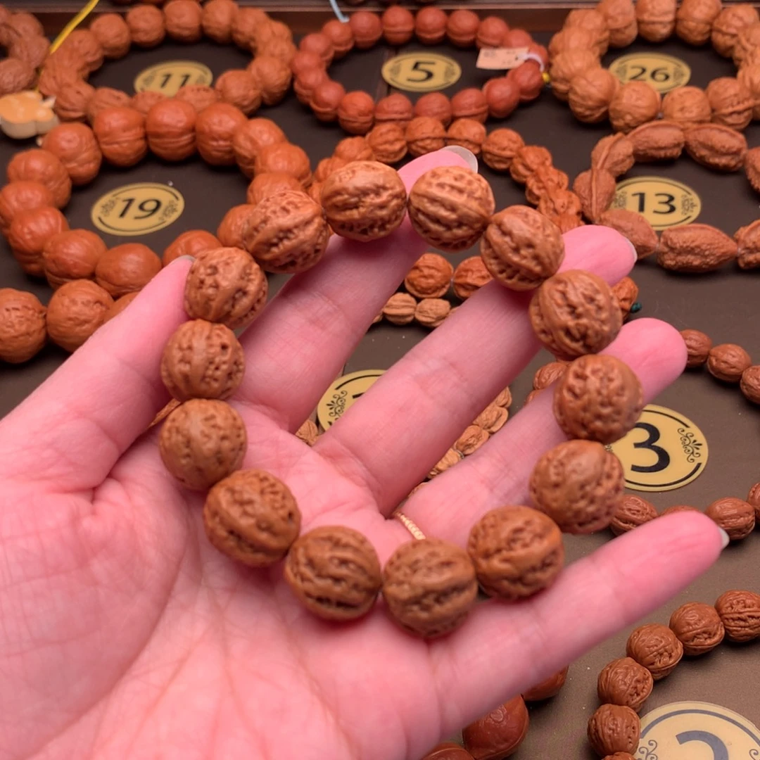 小***里文玩核桃手串核桃