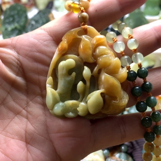 蛇纹石玉岫玉挂件未镶嵌