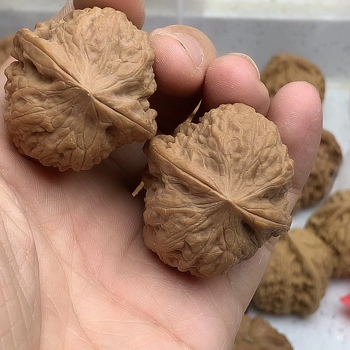 泠***和吊坠文玩核桃凹底